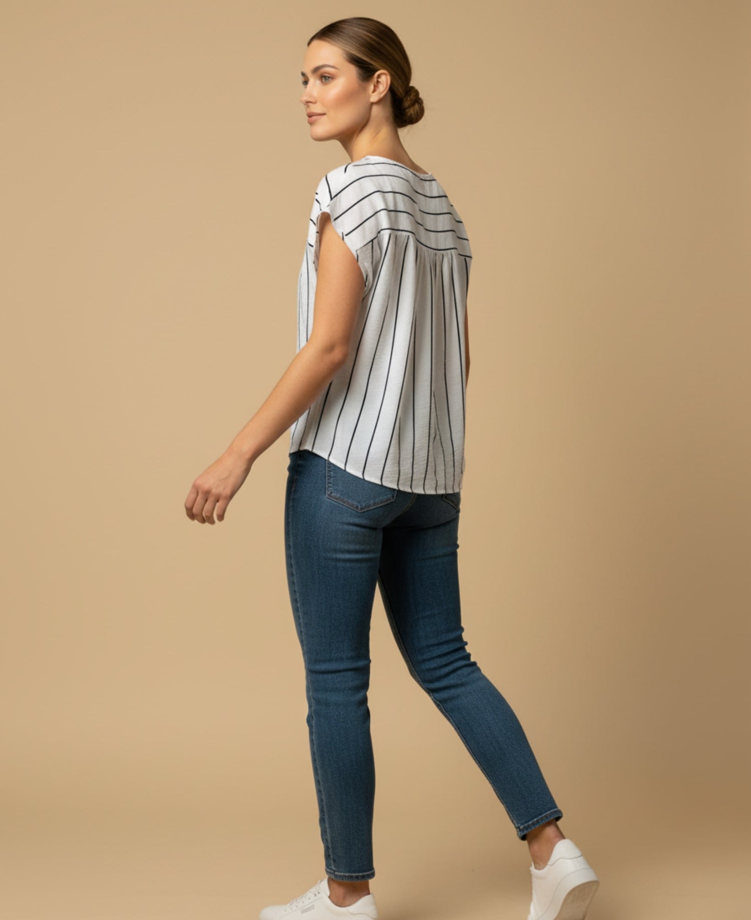 Camisa con Pliegues Posteriores - Crudo