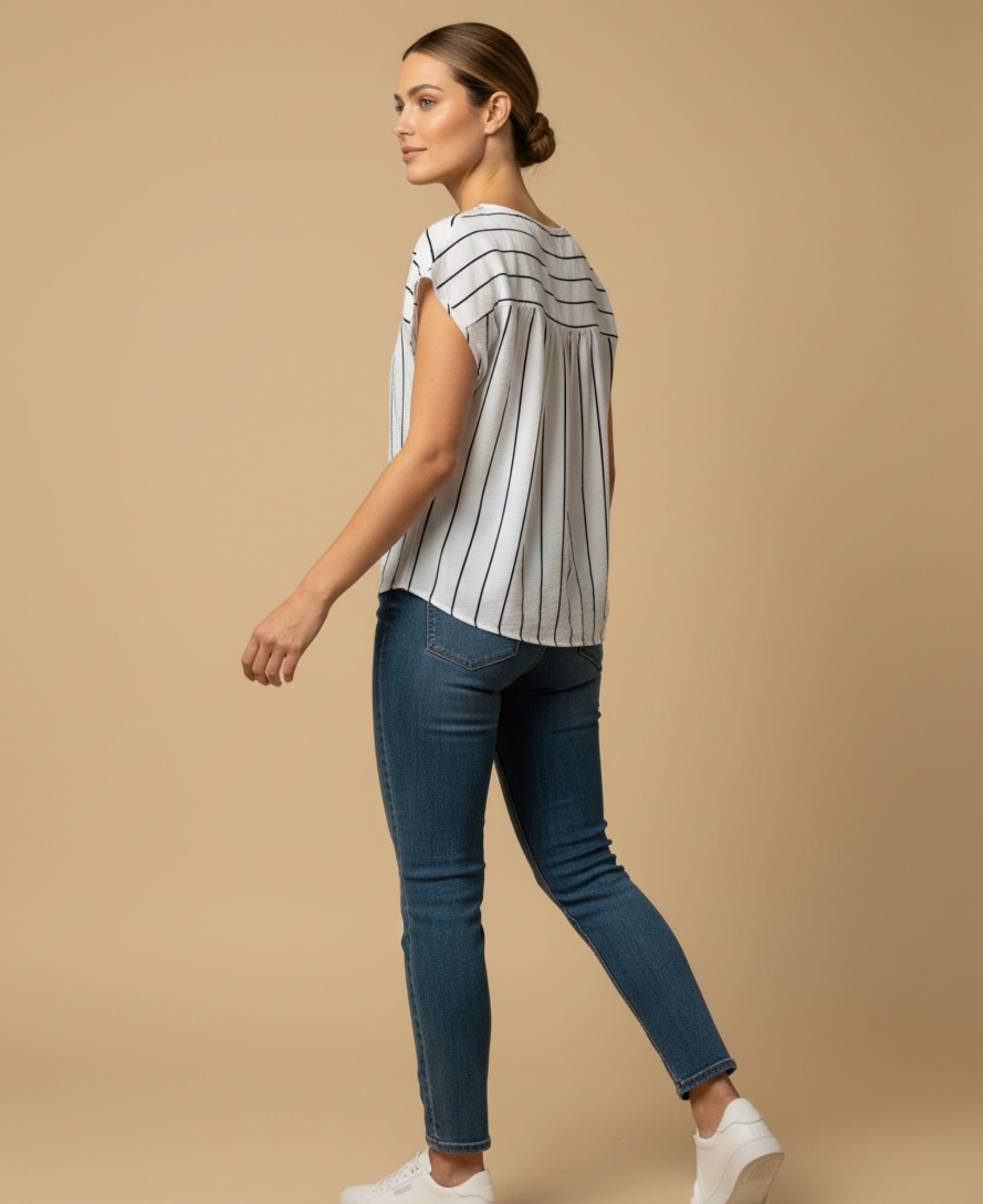 Camisa con Pliegues Posteriores - Crudo 34_913G329_CRU110605_0