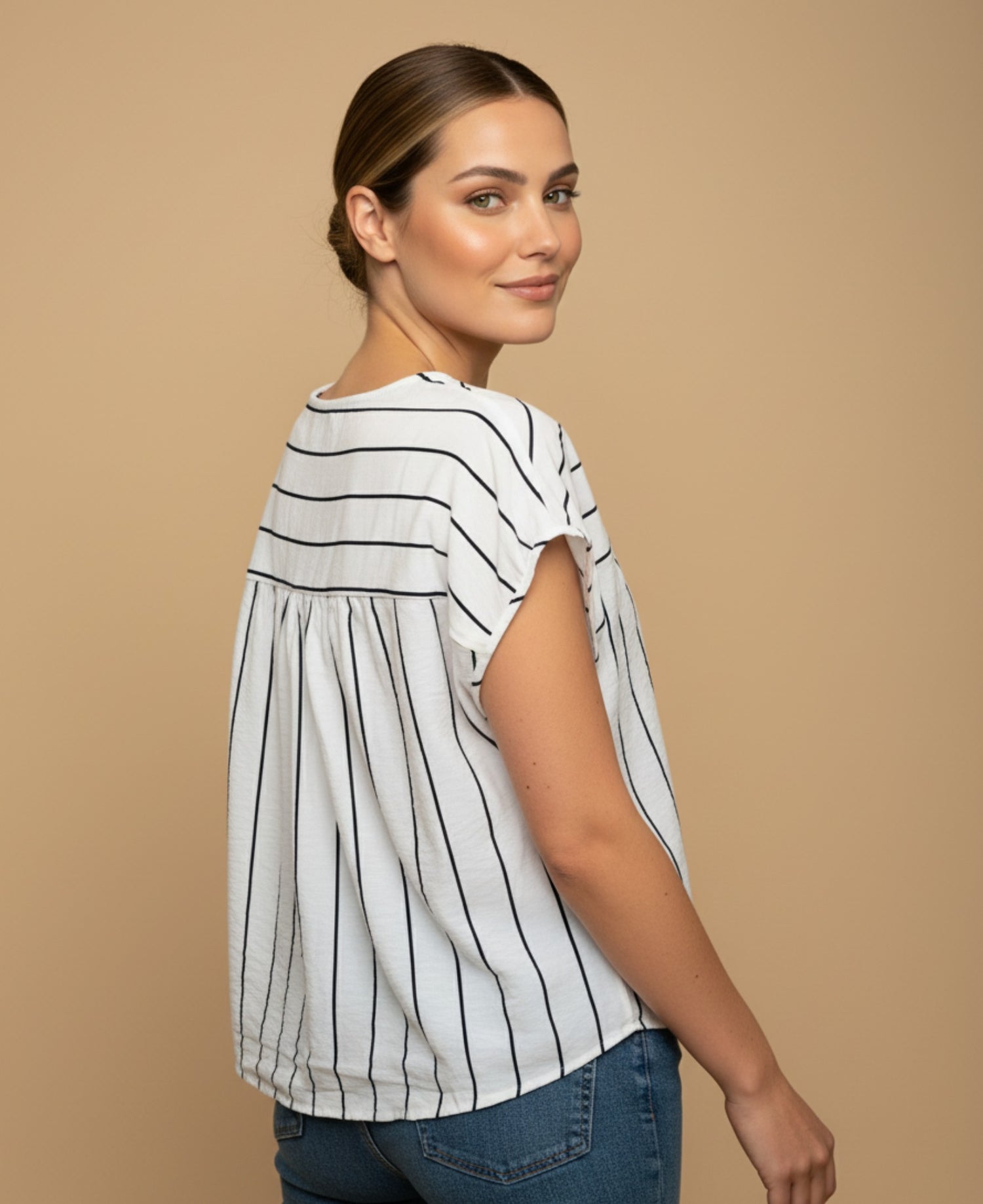 Camisa con Pliegues Posteriores - Crudo