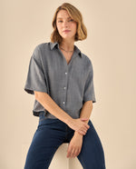 Camisa Cropped con Textura Jaspeada - Gris