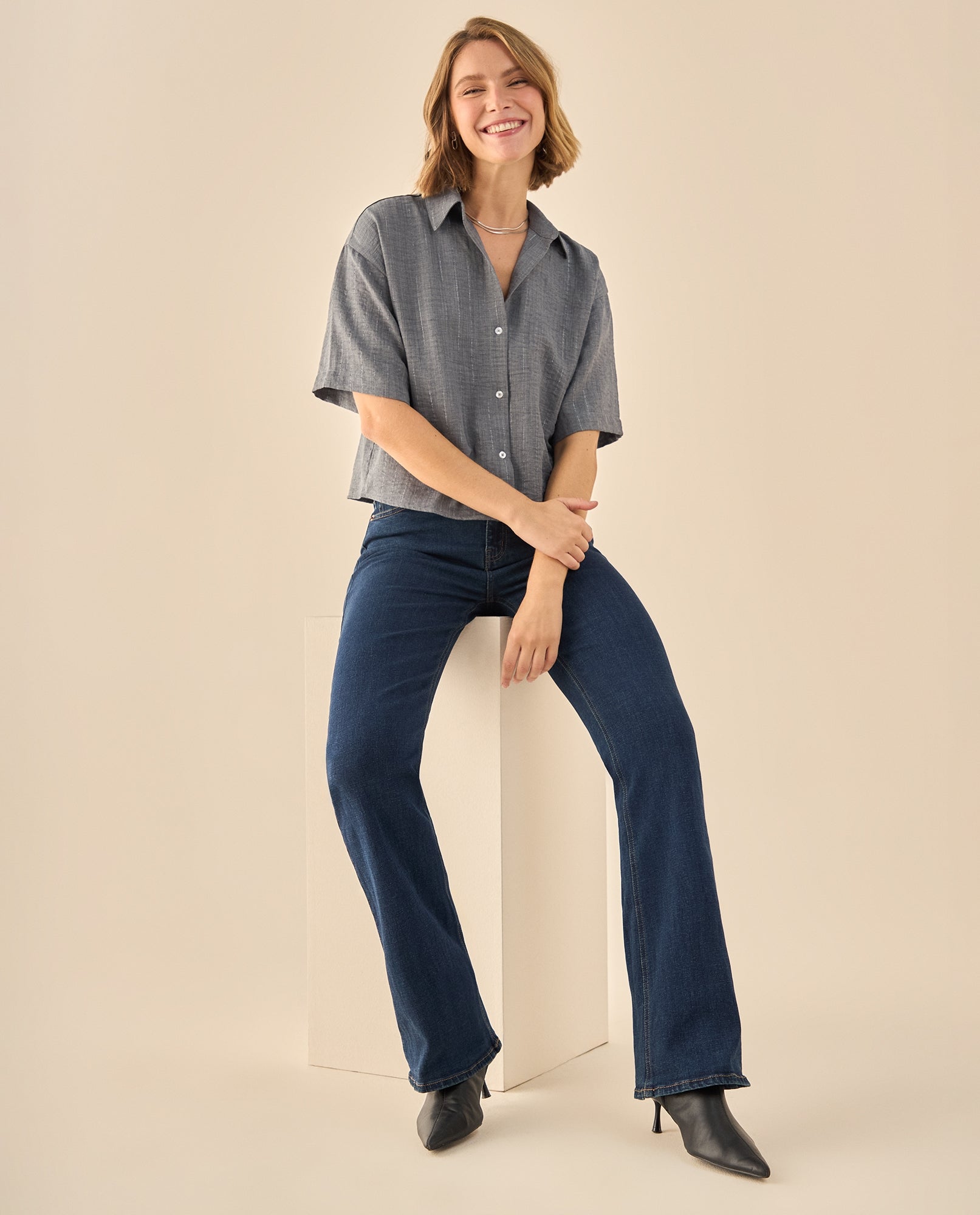 Camisa Cropped con Textura Jaspeada - Gris 34_919G005_GRI175104_5