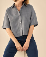 Camisa Cropped con Textura Jaspeada - Gris