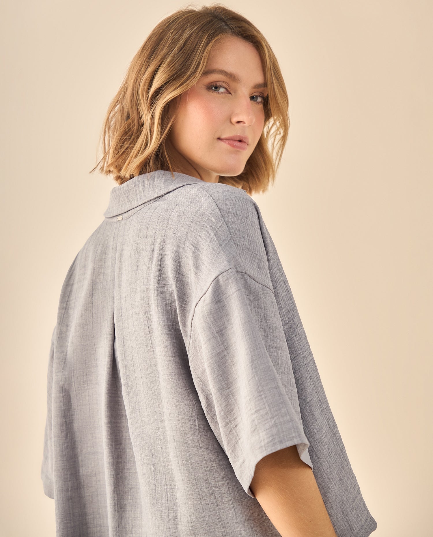 Camisa Oversized Manga Corta Premium - Gris