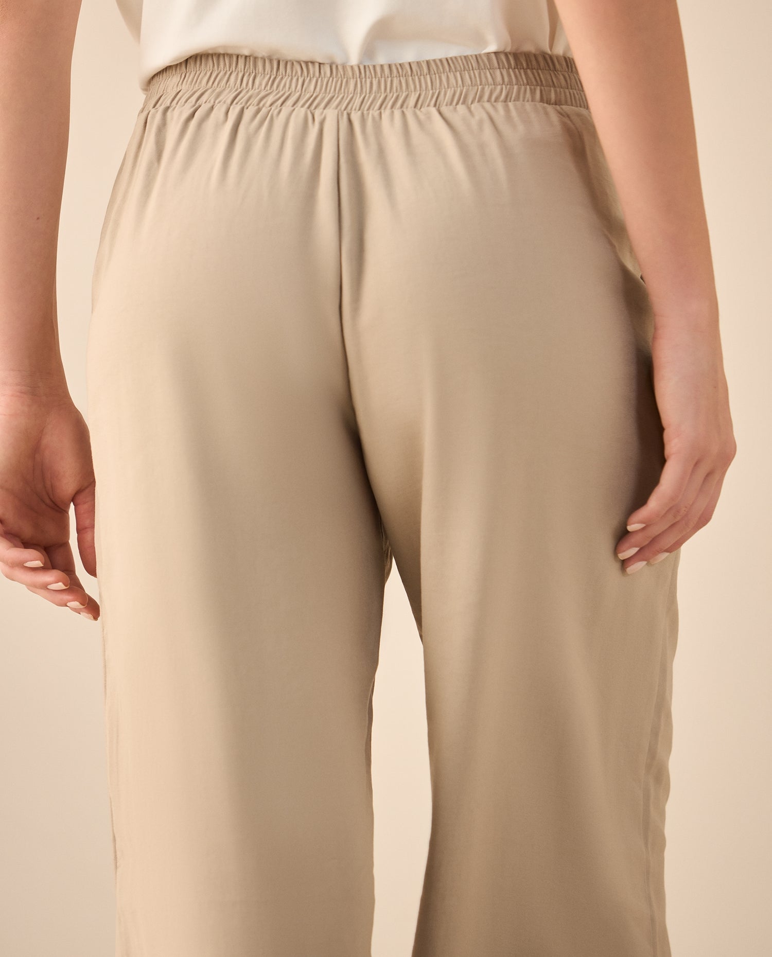 Pantalón con elástico posterior para mujer - Caqui