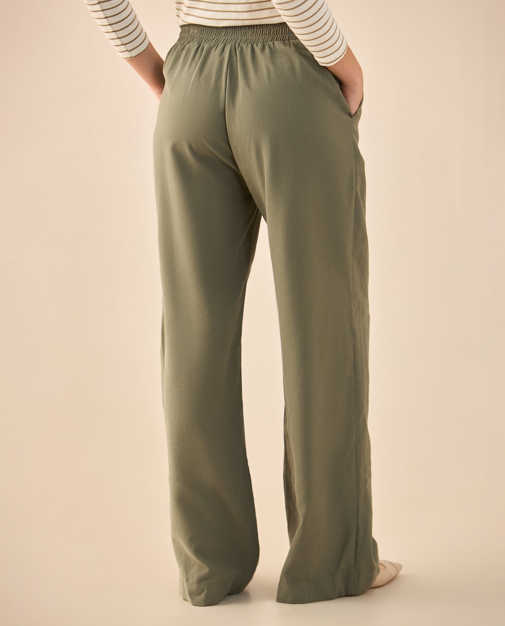 Pantalón con elástico posterior para mujer - Verde 34_932G300_VER144908_5
