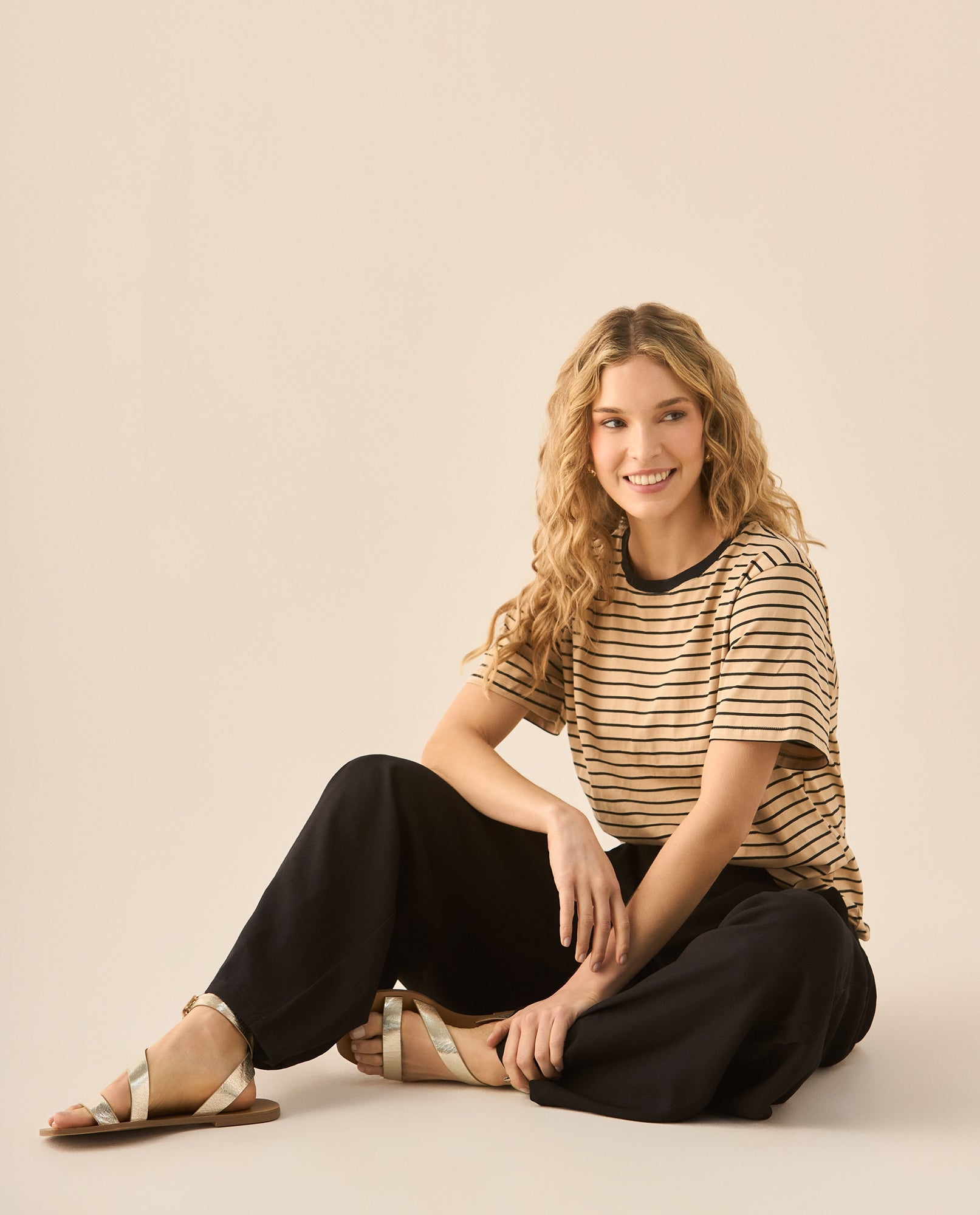 Pantalón clásico de silueta amplia para mujer - Negro 34_932G306_NEG190303_0