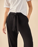 Pantalón con Cinturón Integrado - Negro