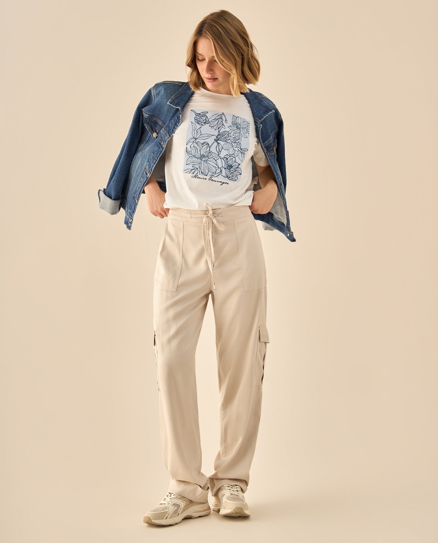 Pantalón Cargo con Bolsillos Funcionales - Beige