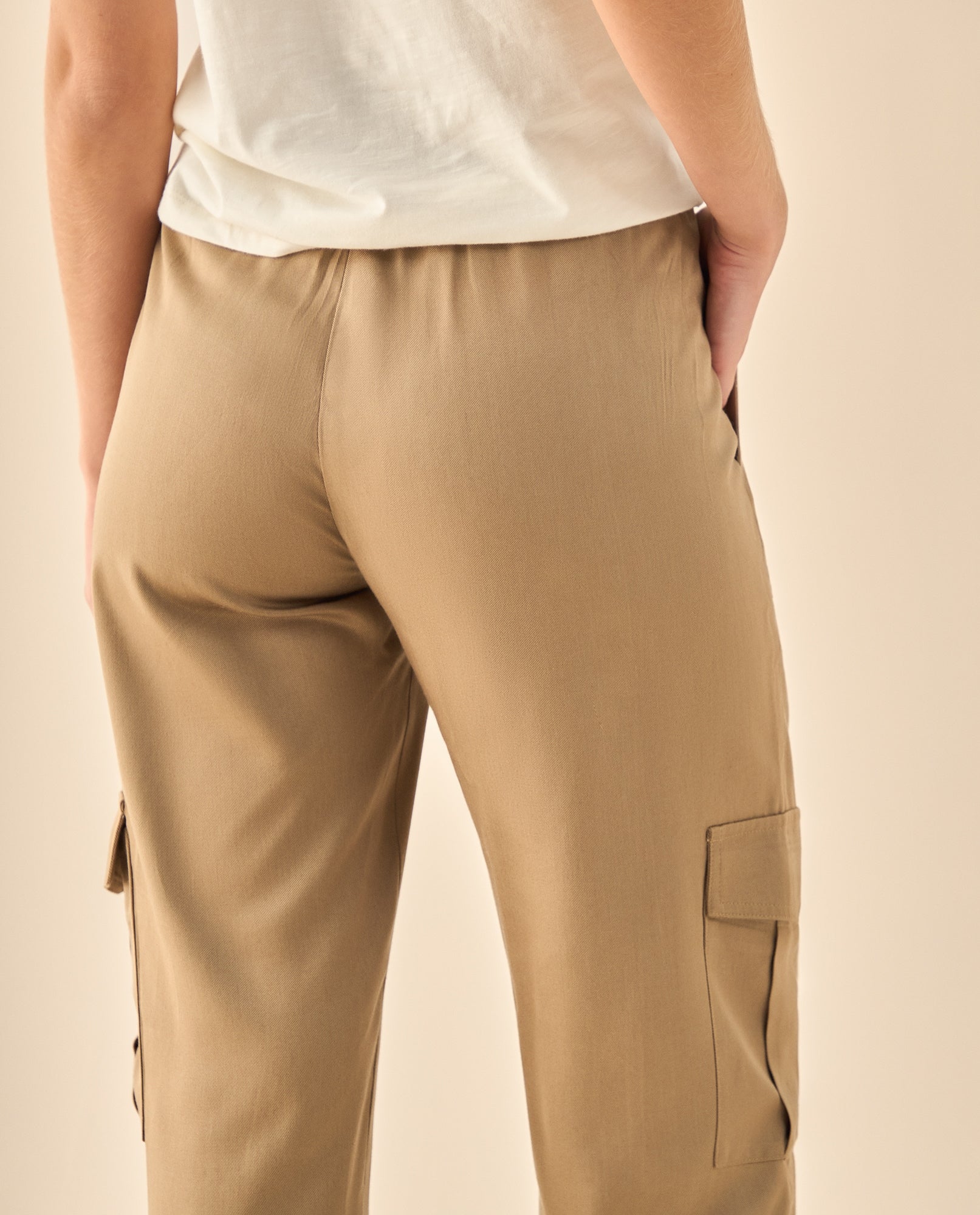 Pantalón Cargo con Bolsillos Funcionales - Verde 34_933G008_VER170208_4