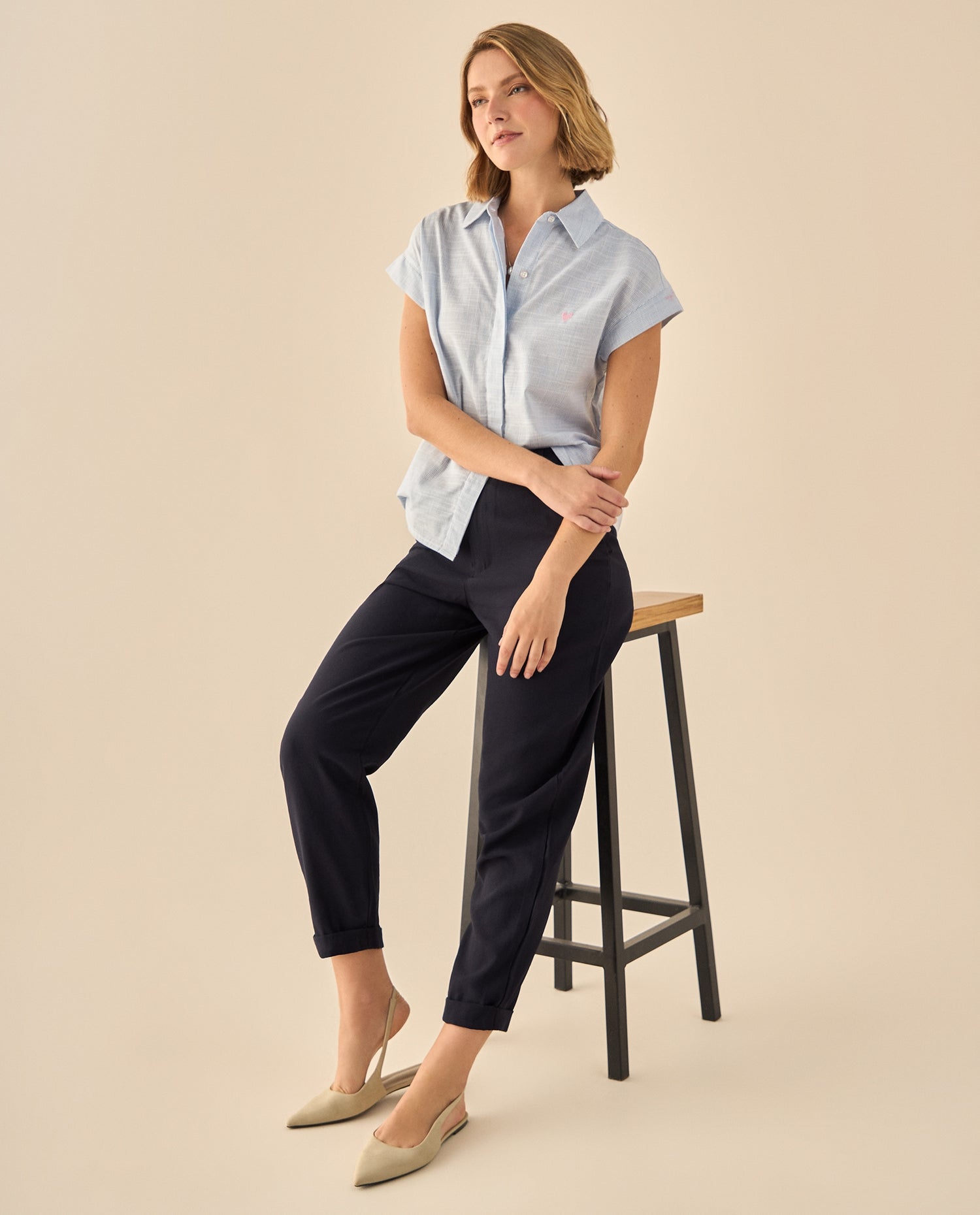 Pantalón con Botón Dorado - Azul