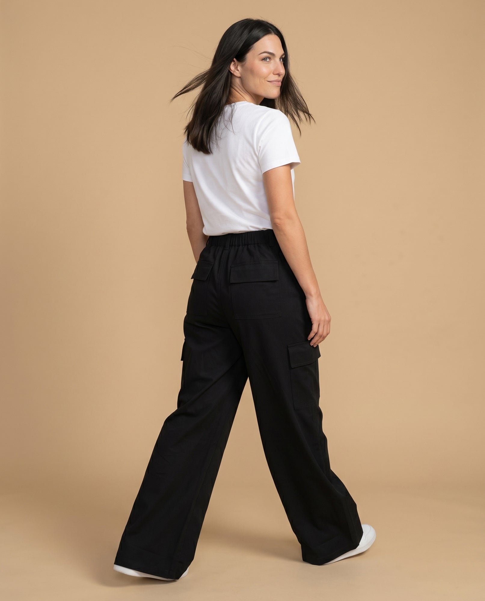 Pantalón cargo wide leg con bolsillos laterales para mujer - Negro 34_939G300_NEG190303_4
