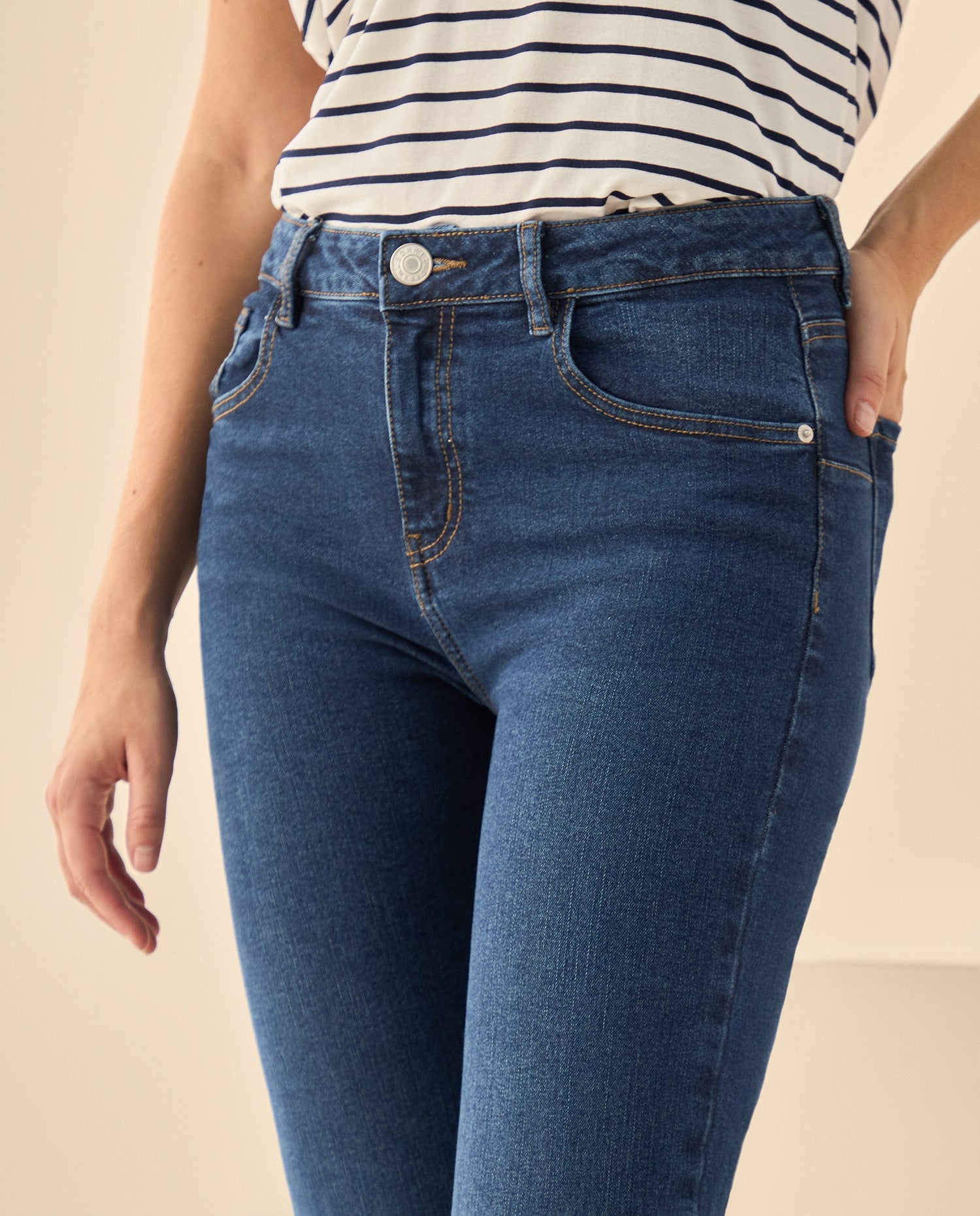 Jeans Skinny con Stretch Tiro Medio - Azul