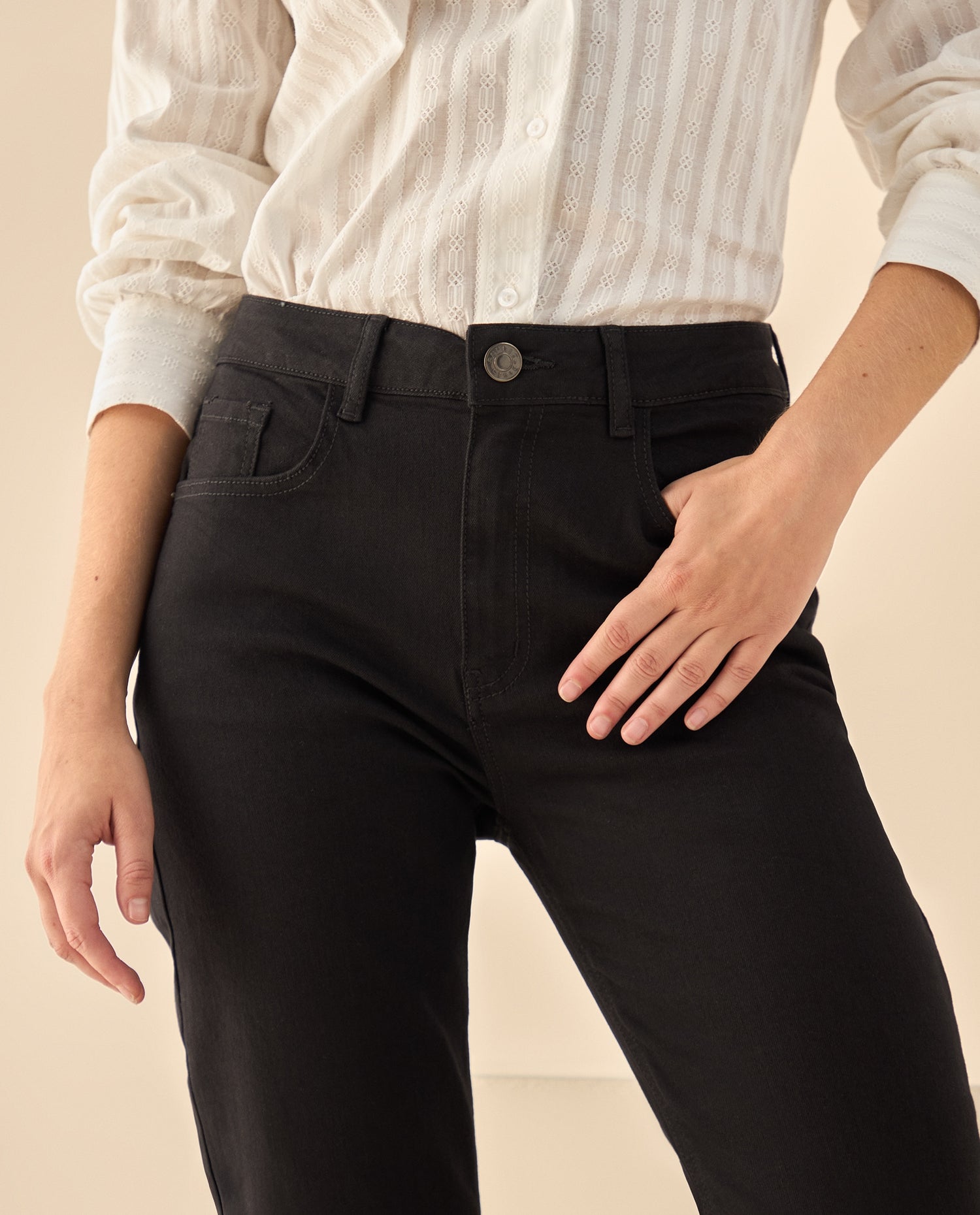 Pantalón Recto Outlet Premium - Negro
