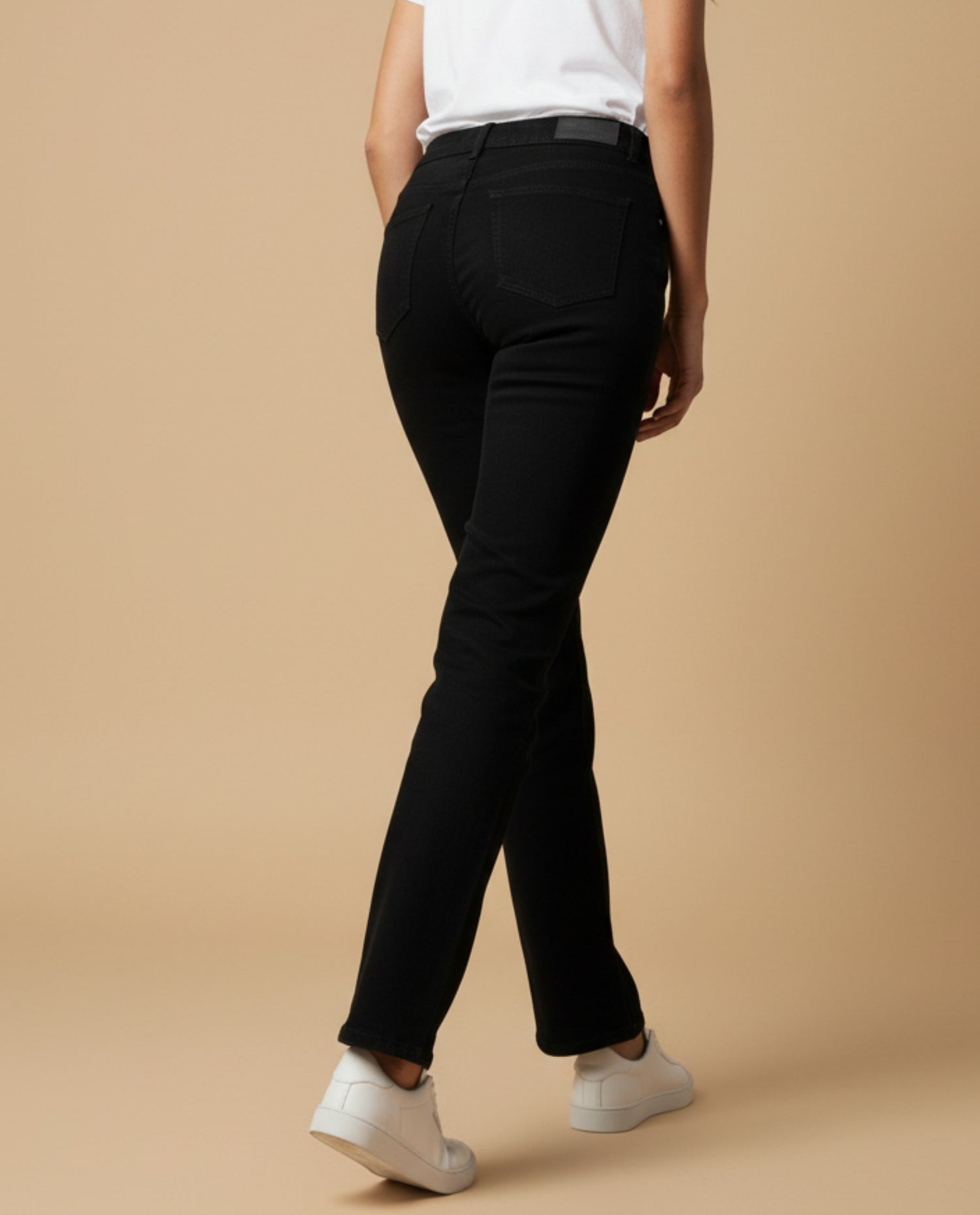Jean recto cinco bolsillos para mujer - Negro