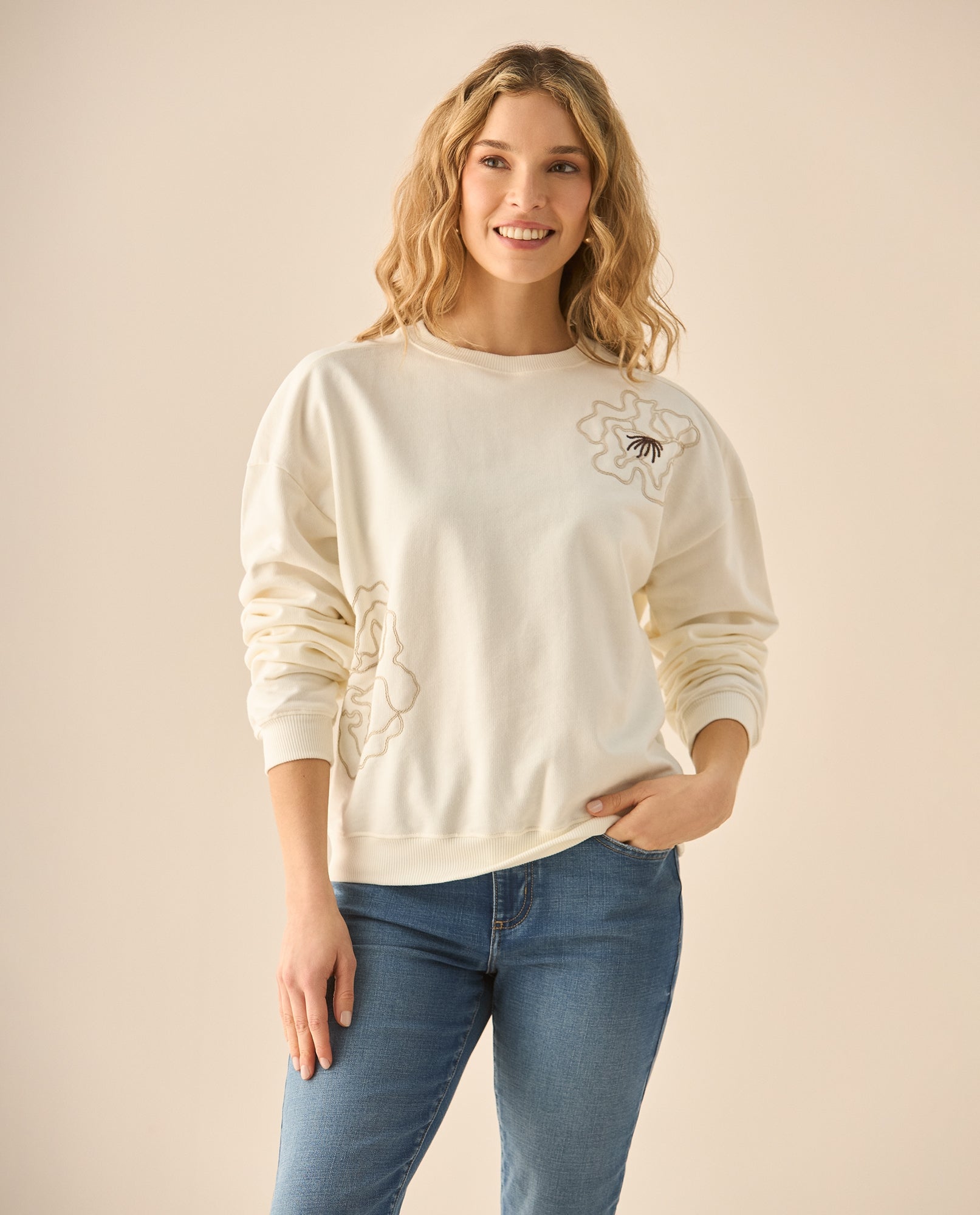 Buzo con lentejuelas para mujer - Crudo 34_982G301_CRU110104_0