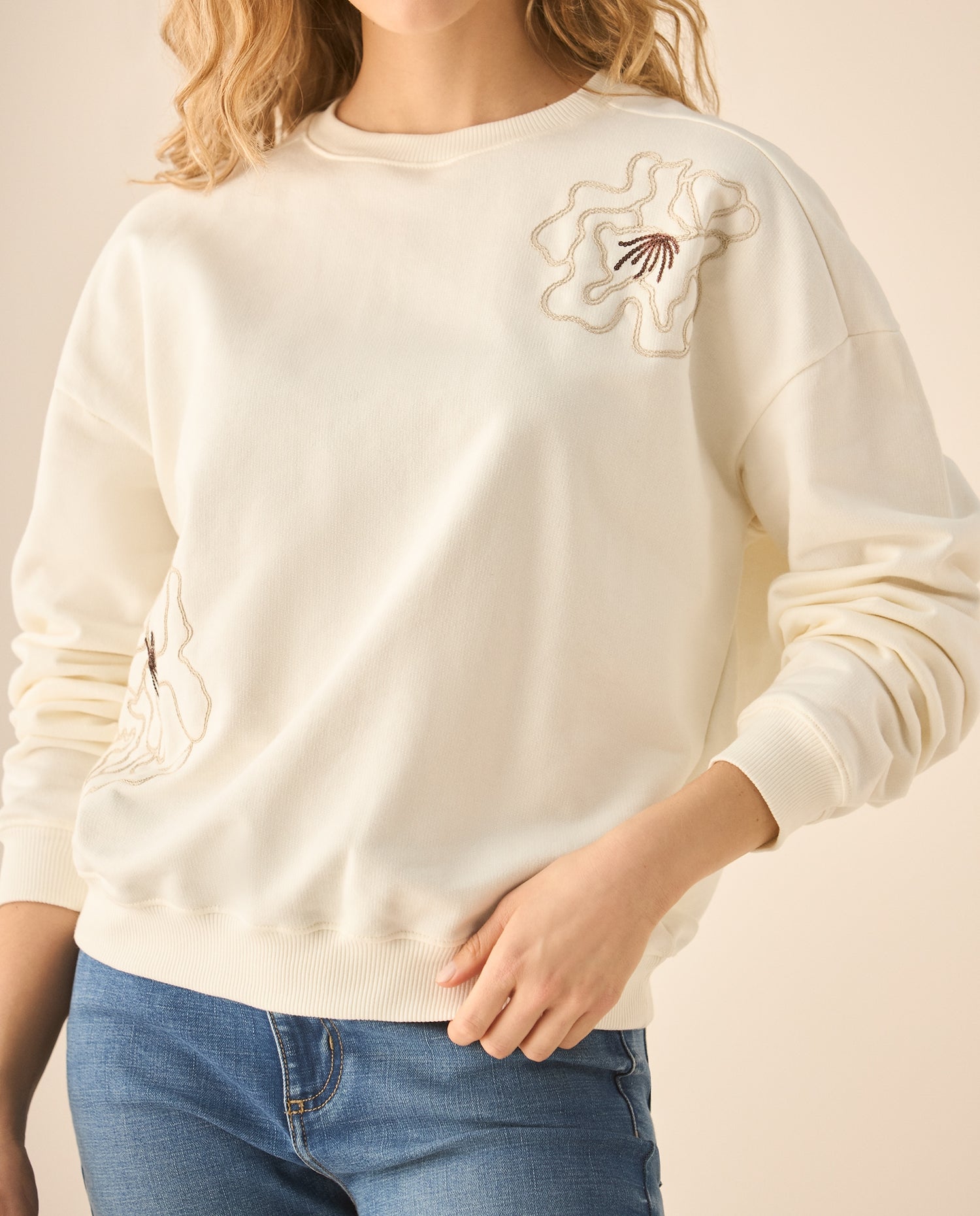 Buzo con lentejuelas para mujer - Crudo